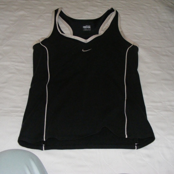 Nike Fit and Dry Work out Top - Picture 2 of 2